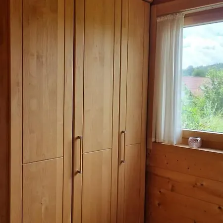 Oekologisches Hideaway Mit Sauna Und Grossem Garten