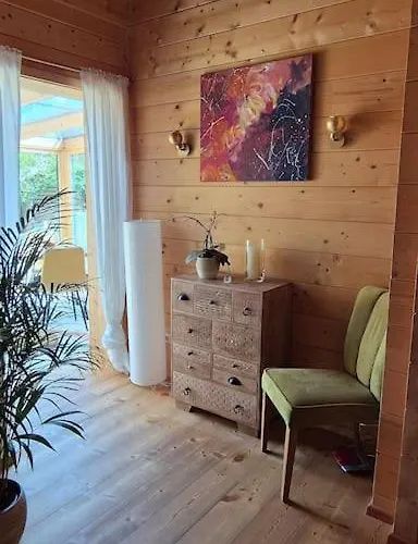 Oekologisches Hideaway Mit Sauna Und Grossem Garten
