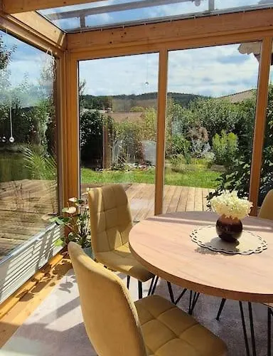 Oekologisches Hideaway Mit Sauna Und Grossem Garten